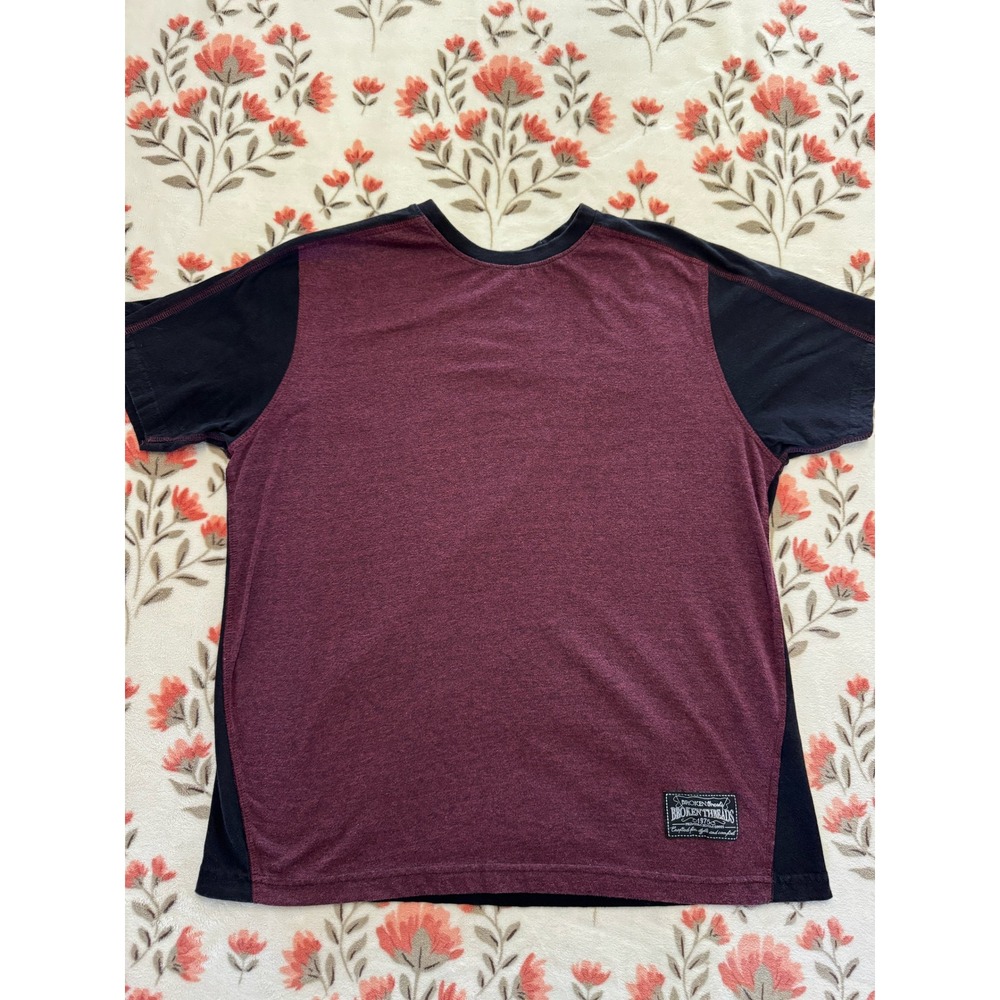 Broken Threads 1975 Mens Large T-Shirt Burgundy Black Short Sleeve Crew Neck Tee